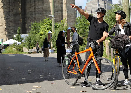 Fahrradverleih an der Brooklyn Bridge
