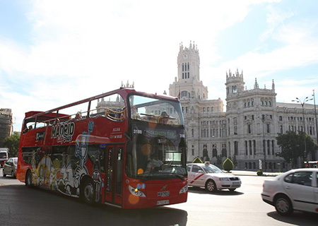 Hop-On-Hop-Off-Stadtrundfahrt durch Madrid